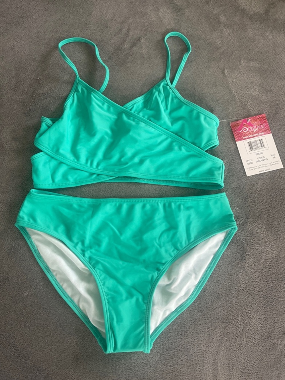 Kanu Surf Atlantis Solid green Swimwear Two piece youth size 16